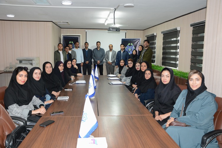 حضور سرپرستان هیئت علمی و دبیران محترم دانشجویی دانشکده های علوم پزشکی در مراسم تقدیر